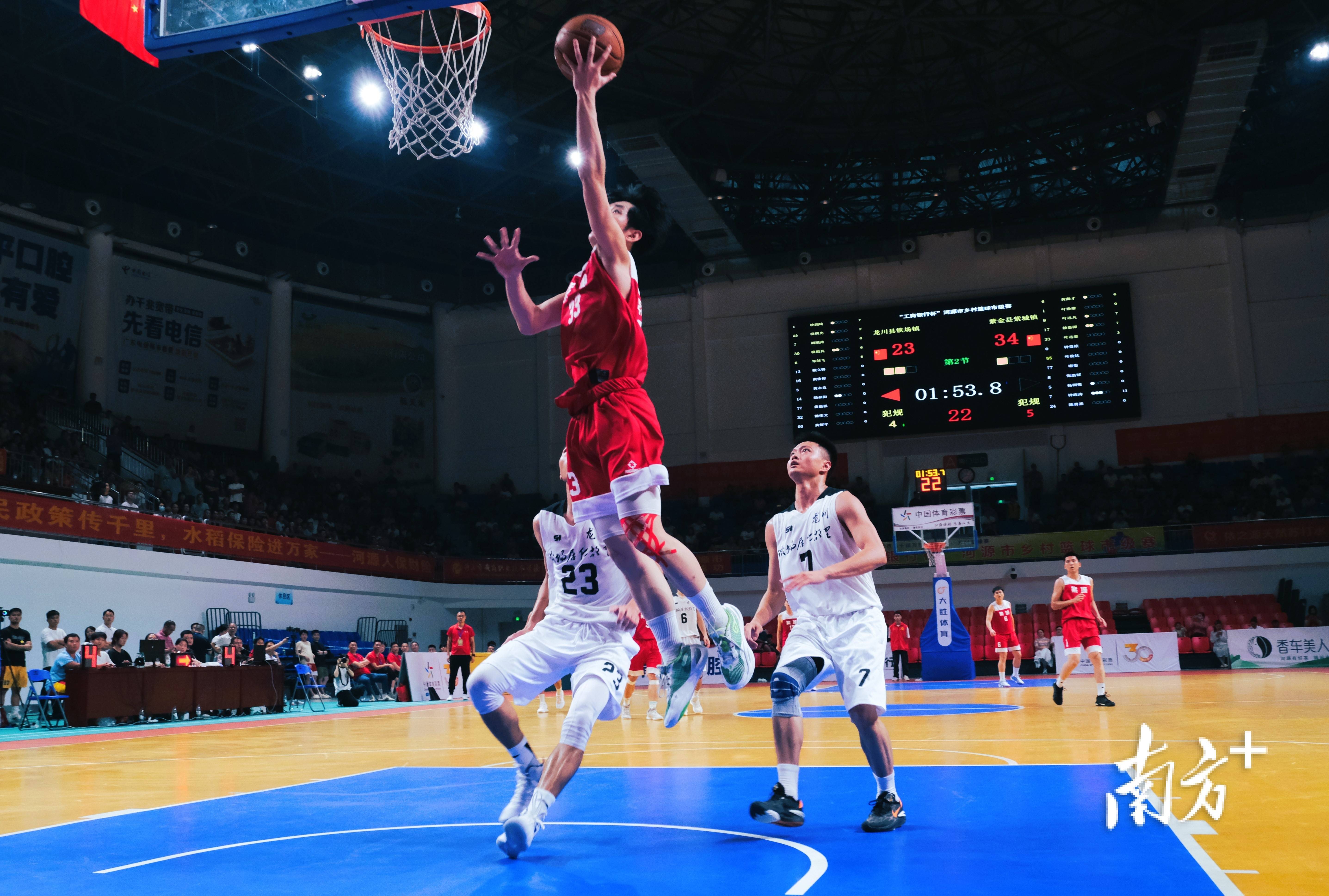 “球场火爆:现场最震撼的精彩瞬间” “球场火爆:现场最震撼的精彩瞬间”